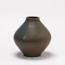 Load image into Gallery viewer, Hand Thrown Vase #092 | The Glory of Glaze
