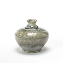 Load image into Gallery viewer, ⭐ Historian&#39;s Choice! | Petite Vases 2024 | Hand-Thrown Vase #080
