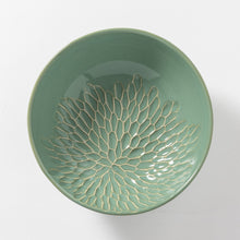 Load image into Gallery viewer, Emilia Serving Bowl- Acanthus
