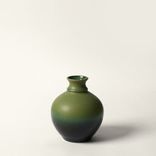 Load image into Gallery viewer, Hand-Thrown Gradient Vase No. 1
