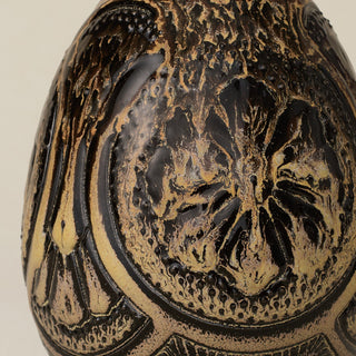 Close-up details of the ceramic handcrafted egg.