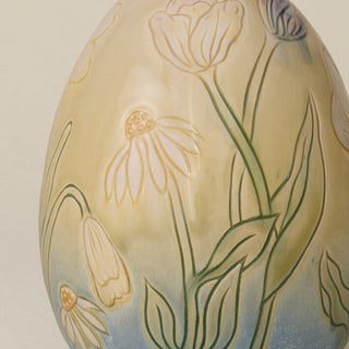 Close-up details of the ceramic handcrafted egg.