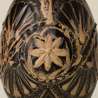 Close-up details of the ceramic handcrafted egg.