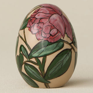 Close-up details of the ceramic handcrafted egg.