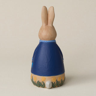 Back of the bunny with a delicate, hand-carved tail.