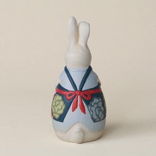 Back of the bunny with a delicate, hand-carved tail.