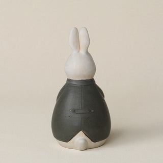 Back of the bunny with a delicate, hand-carved tail.