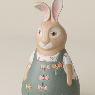 Close-up details of the one-of-a-kind bunny.