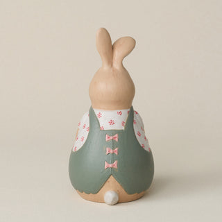 Back of the bunny with a delicate, hand-carved tail.