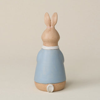 Back of the bunny with a delicate, hand-carved tail.