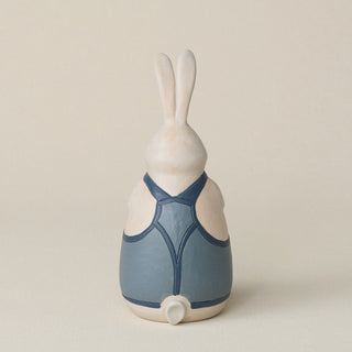 Back of the bunny with a delicate, hand-carved tail.