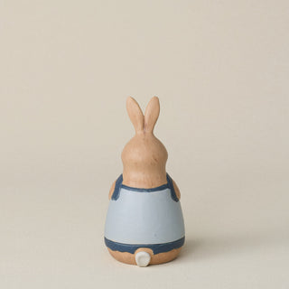 Back of the bunny with a delicate, hand-carved tail.