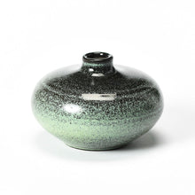 Load image into Gallery viewer, ⭐ Historian&#39;s Choice! | Petite Vases 2024 | Hand-Thrown Vase #066
