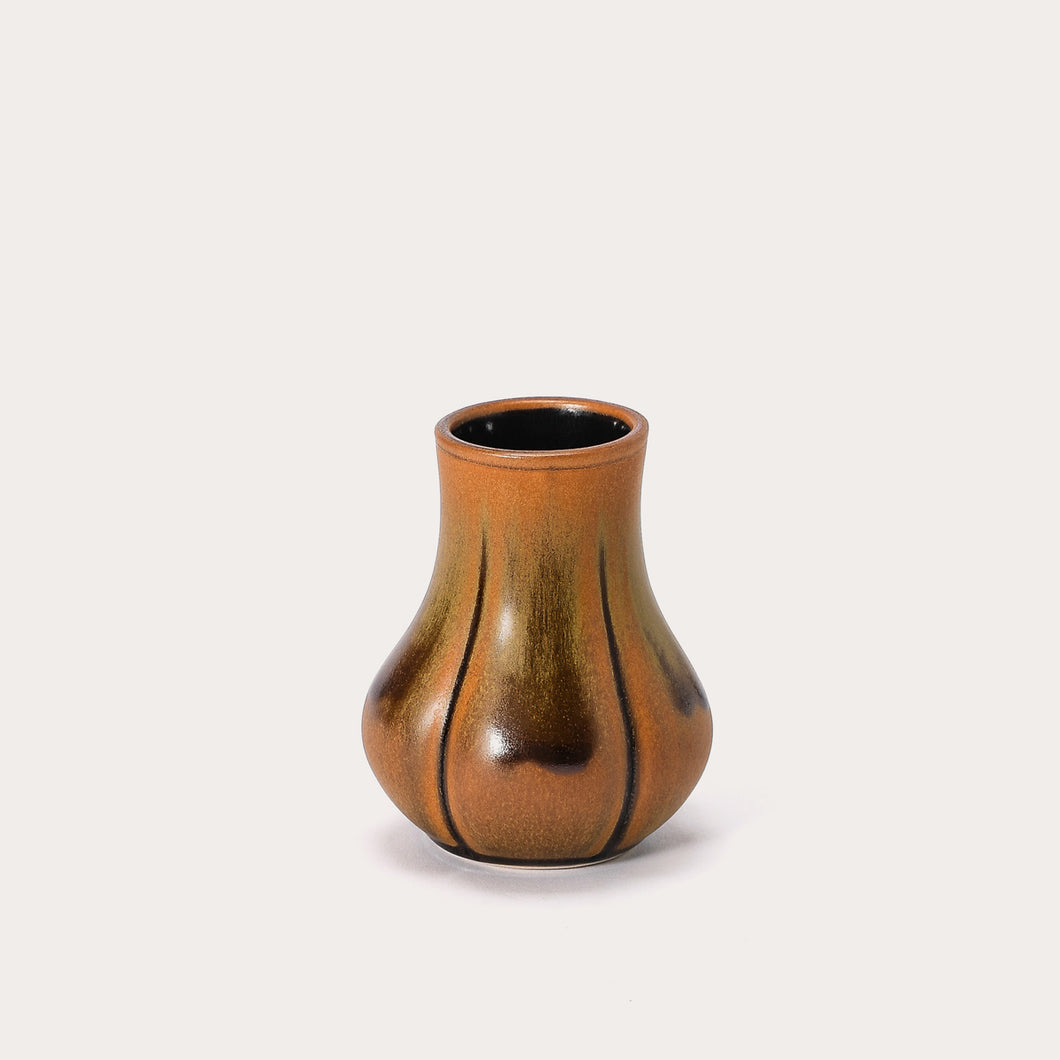 Clove Vase, Chestnut