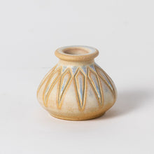 Load image into Gallery viewer, Hand Thrown Le Jardin Vase #050
