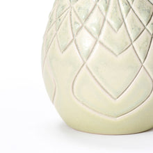 Load image into Gallery viewer, Hand Thrown Egg #084
