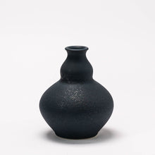 Load image into Gallery viewer, ⭐ Historian&#39;s Choice! | Hand Thrown Vase #072 | The Glory of Glaze
