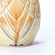 Load image into Gallery viewer, Hand Thrown Egg #094
