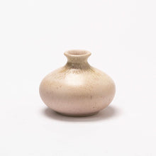 Load image into Gallery viewer, Hand Thrown Vase #054 | The Glory of Glaze
