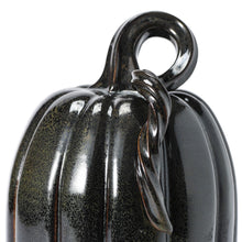 Load image into Gallery viewer, Hand Thrown Pumpkin #047
