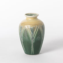 Load image into Gallery viewer, Deco Vase - Dewdrop
