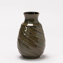 Load image into Gallery viewer, Hand Thrown Vase #021 | The Glory of Glaze
