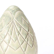 Load image into Gallery viewer, Hand Thrown Egg #084
