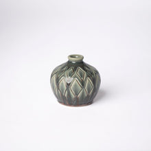 Load image into Gallery viewer, Hand Thrown Petite Vase No. 093
