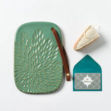 Load image into Gallery viewer, Start Your Emilia Collection Shareboard Giftset (Assorted Colors)
