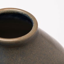 Load image into Gallery viewer, Hand Thrown Vase #092 | The Glory of Glaze
