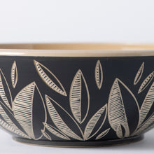 Load image into Gallery viewer, Hand Thrown Sgraffito Bowl #0015
