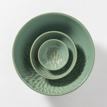 Load image into Gallery viewer, Emilia Bowl Set of 3- Acanthus
