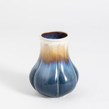 Load image into Gallery viewer, Clove Vase- Angel Falls
