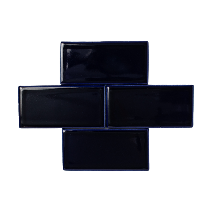 This deep blue glaze provides depth in color, and features a high-gloss surface texture and a semi-transparent edge break.
