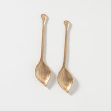 Load image into Gallery viewer, Hosta Spoons - Set of 2
