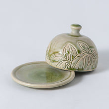 Load image into Gallery viewer, #059 Hand Thrown Tabletop | Butter Bell
