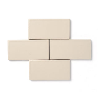 A glaze with a sense of Italian ease and old-world romanticism, Roman White features a consistent light beige color, smooth matte surface texture and an opaque edge break. 