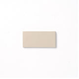 A glaze with a sense of Italian ease and old-world romanticism, Roman White features a consistent light beige color, smooth matte surface texture and an opaque edge break. 