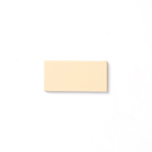 Sunkissed is consistent in its gorgeous pale yellow hue and presents with a smooth matte texture and an opaque edge break. 